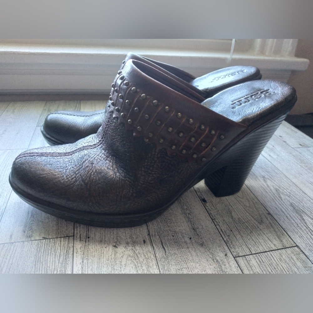 Born wedge clogs size 7